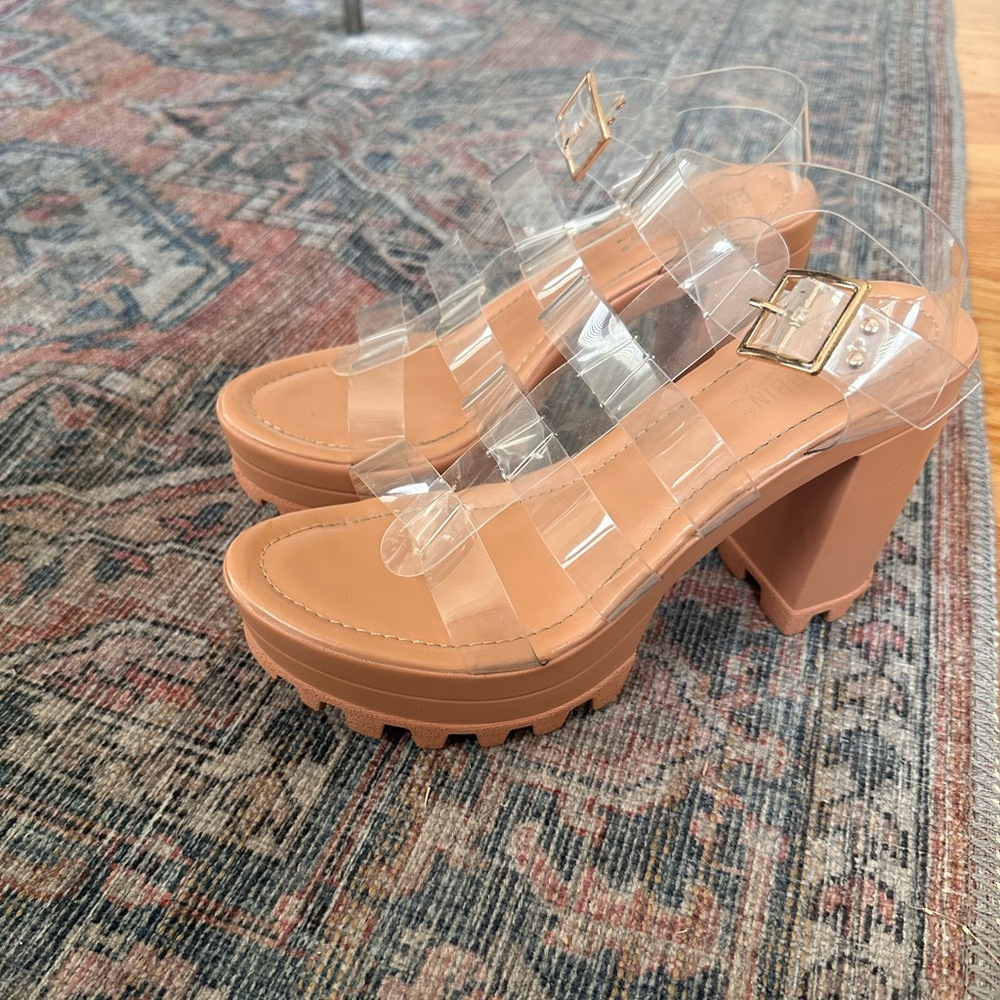CAPE ROBBIN NUDE AND CLEAR SHOE SZ 9